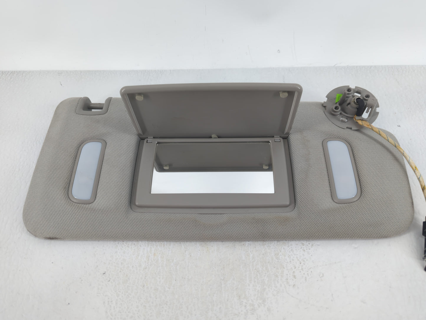 2010-2017 Chevrolet Equinox Sun Visor Shade Replacement Passenger Right Mirror Fits Fits 2010 2011 2012 2013 2014 2015 2016 