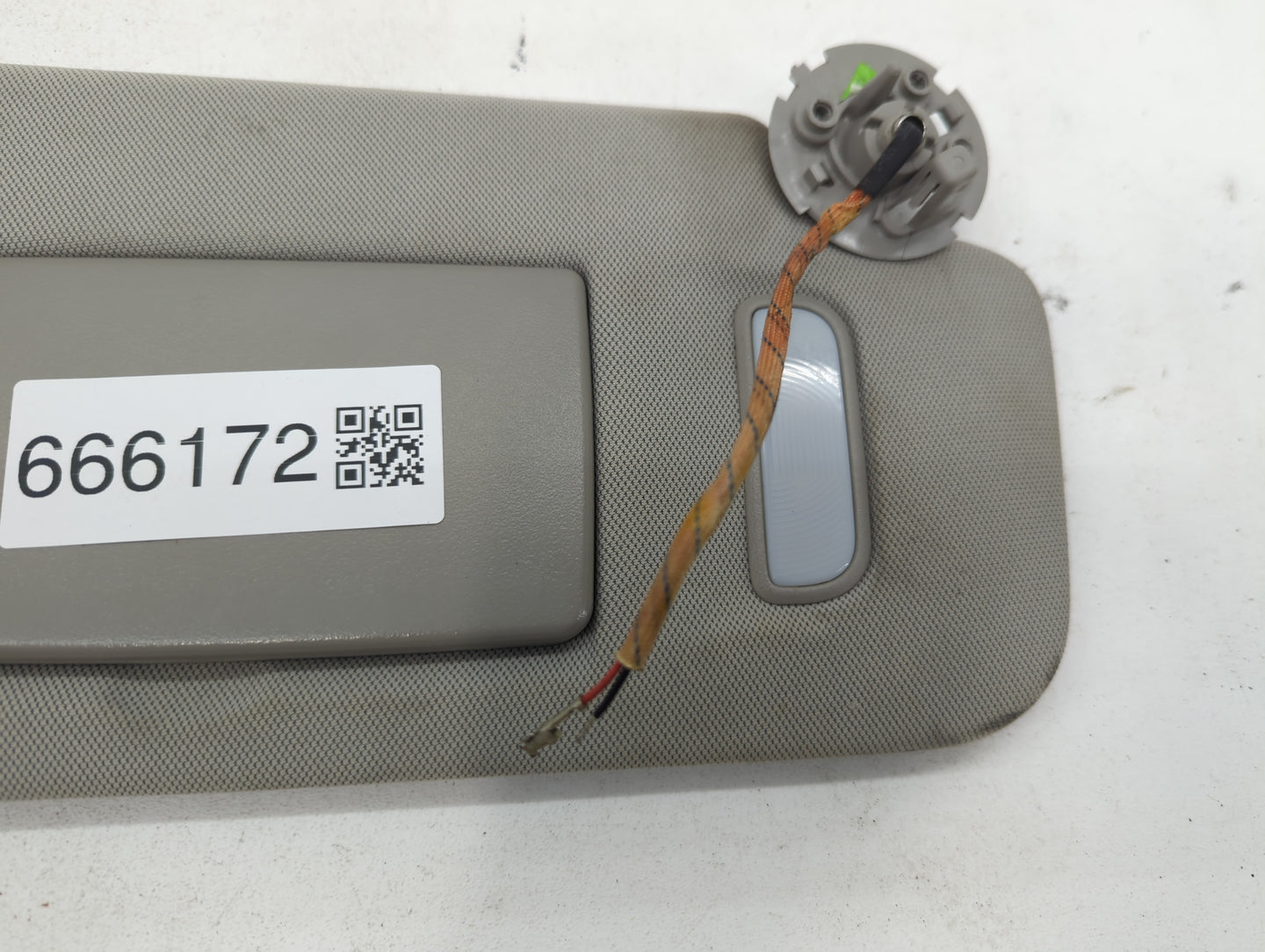 2010-2017 Chevrolet Equinox Sun Visor Shade Replacement Passenger Right Mirror Fits Fits 2010 2011 2012 2013 2014 2015 2016 