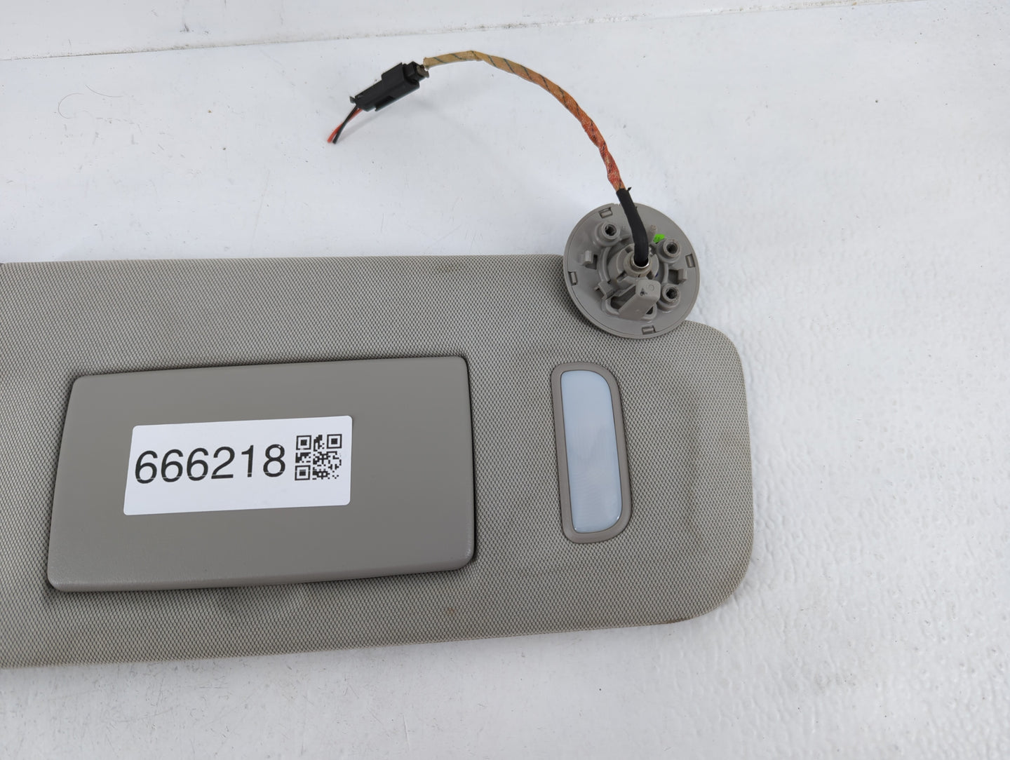 2010-2017 Chevrolet Equinox Sun Visor Shade Replacement Passenger Right Mirror Fits Fits 2010 2011 2012 2013 2014 2015 2016 