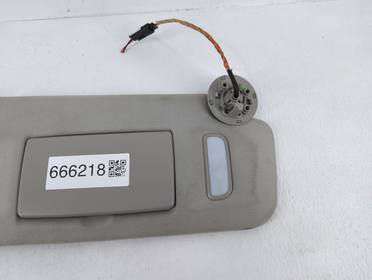 2010-2017 Chevrolet Equinox Sun Visor Shade Replacement Passenger Right Mirror Fits Fits 2010 2011 2012 2013 2014 2015 2016 