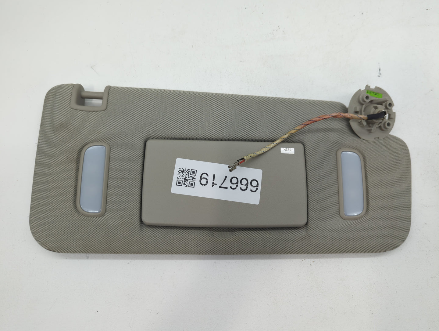 2010-2017 Chevrolet Equinox Sun Visor Shade Replacement Passenger Right Mirror Fits Fits 2010 2011 2012 2013 2014 2015 2016 