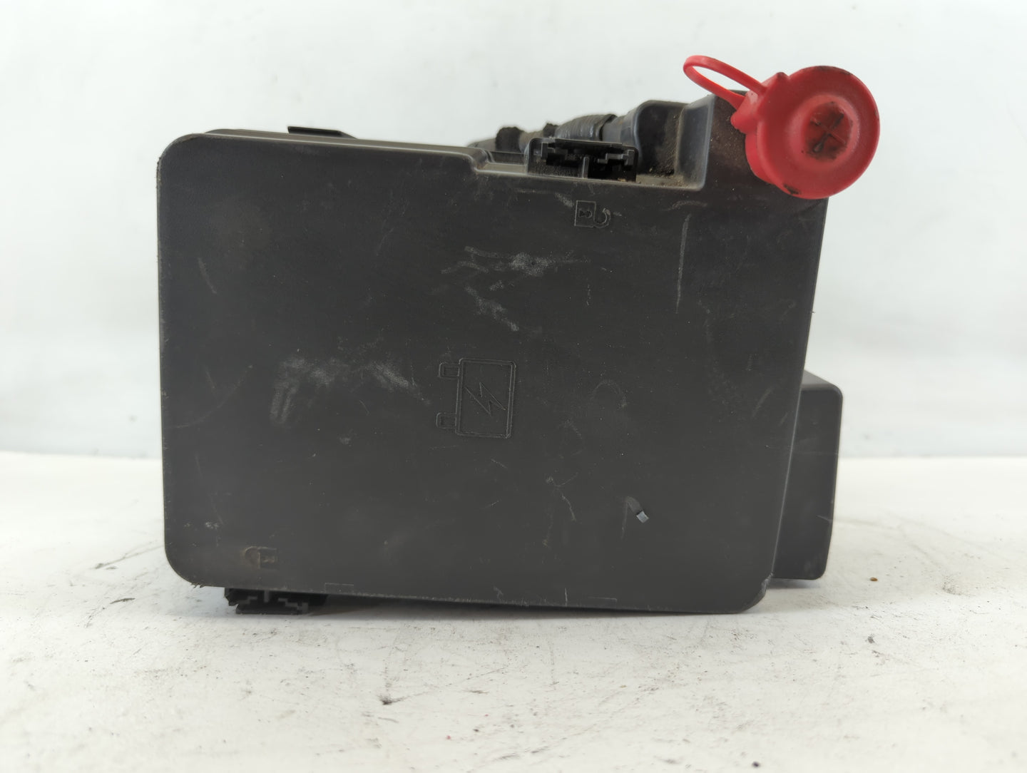 2013-2016 Chevrolet Equinox Fusebox Fuse Box Panel Relay Module P/N:22929763_01 Fits Fits 2013 2014 2015 2016 OEM Used Auto 