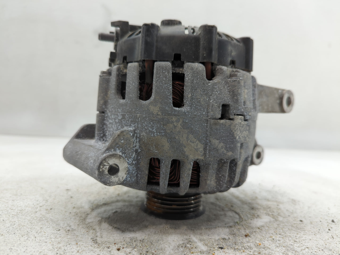2010-2017 Chevrolet Equinox Alternator Replacement Generator Charging Assembly Engine OEM P/N:13588328 Fits OEM Used Auto Pa