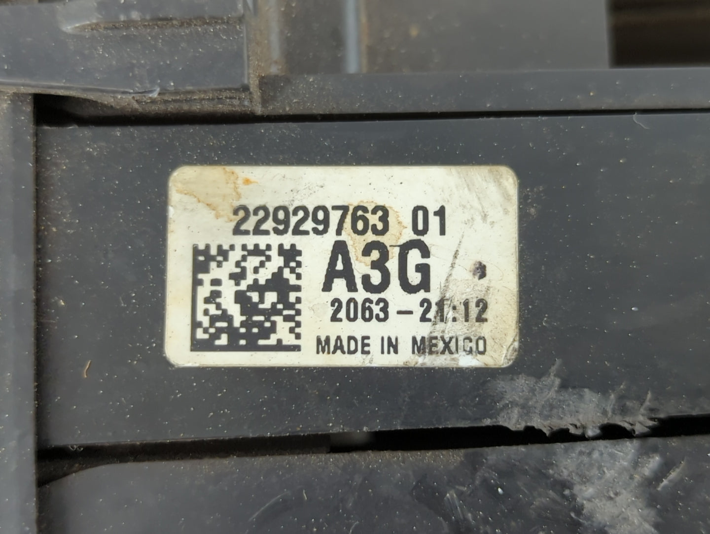 2013-2016 Chevrolet Equinox Fusebox Fuse Box Panel Relay Module P/N:22929763_01 Fits Fits 2013 2014 2015 2016 OEM Used Auto 
