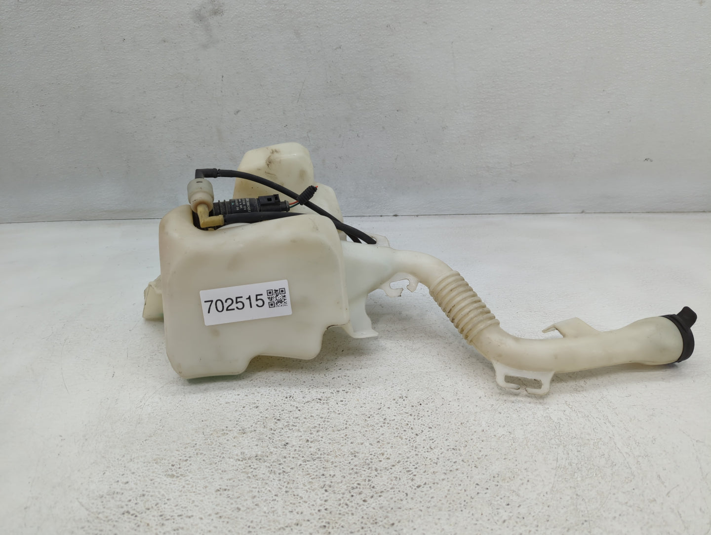 2010-2017 Chevrolet Equinox Windshield Washer Fluid Reservoir Bottle Oem - Oemusedautoparts1.com