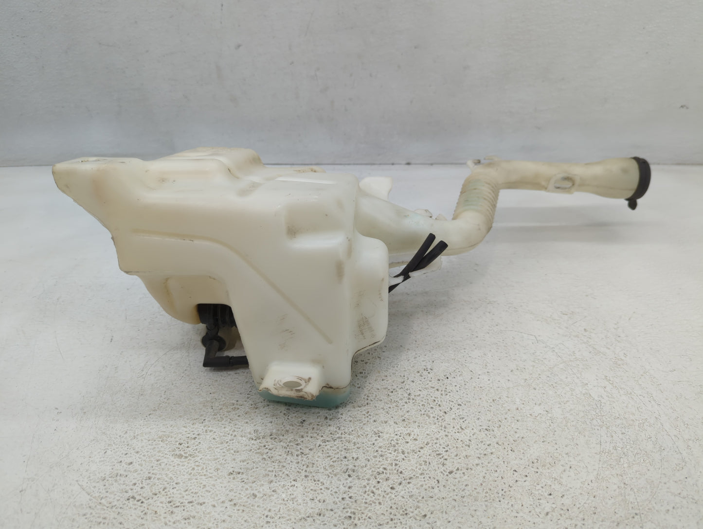 2010-2017 Chevrolet Equinox Windshield Washer Fluid Reservoir Bottle Oem - Oemusedautoparts1.com