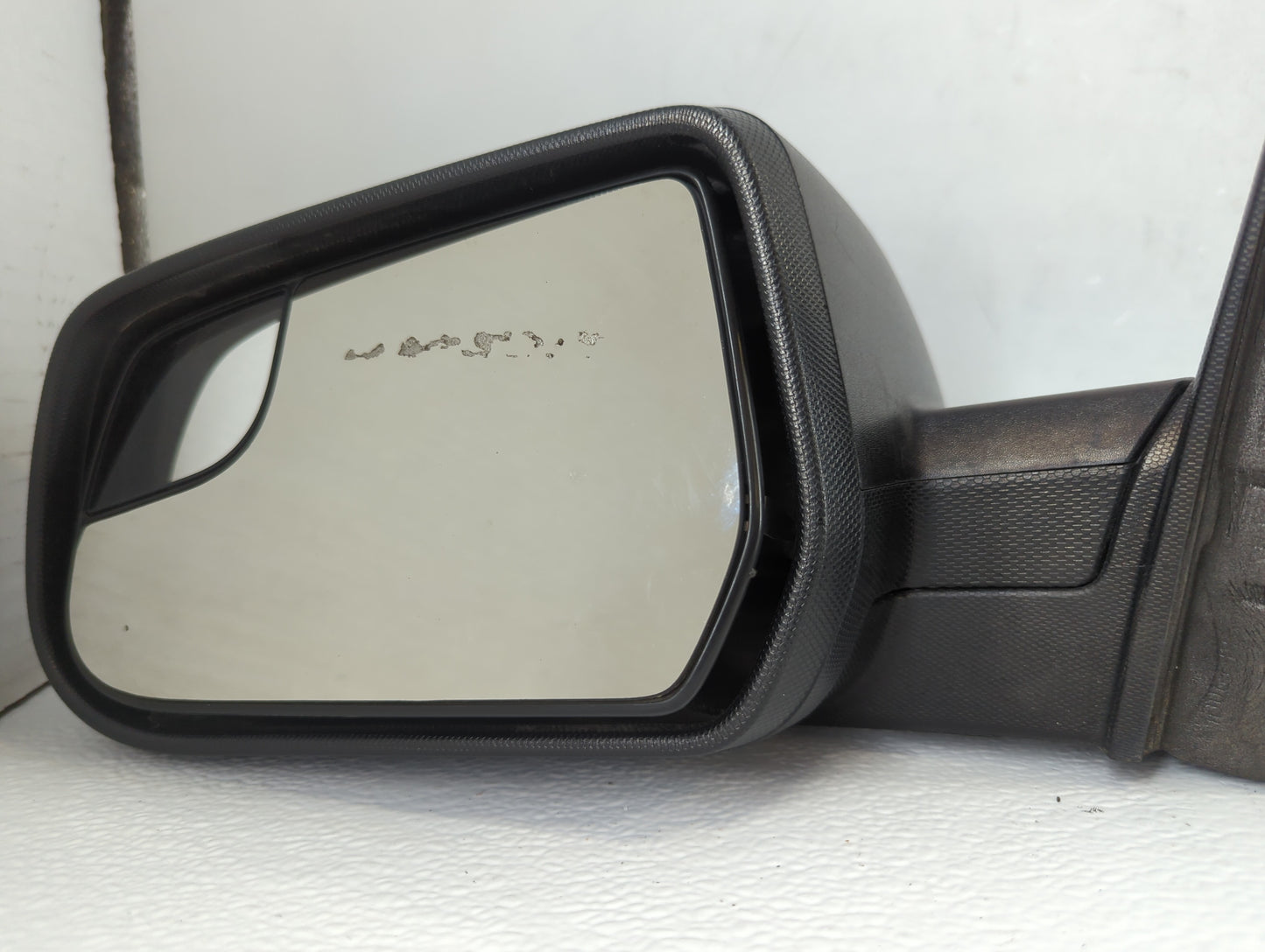 2012-2014 Chevrolet Equinox Driver Side View Mirror - Left Door Mirror OEM Used - Oemusedautoparts1.com