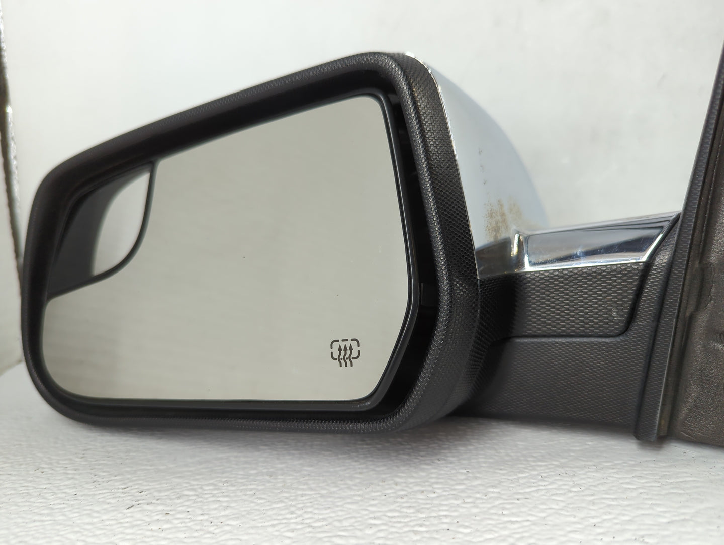2011-2013 Chevrolet Equinox Driver Side View Mirror - Left Door Mirror OEM Used - Oemusedautoparts1.com