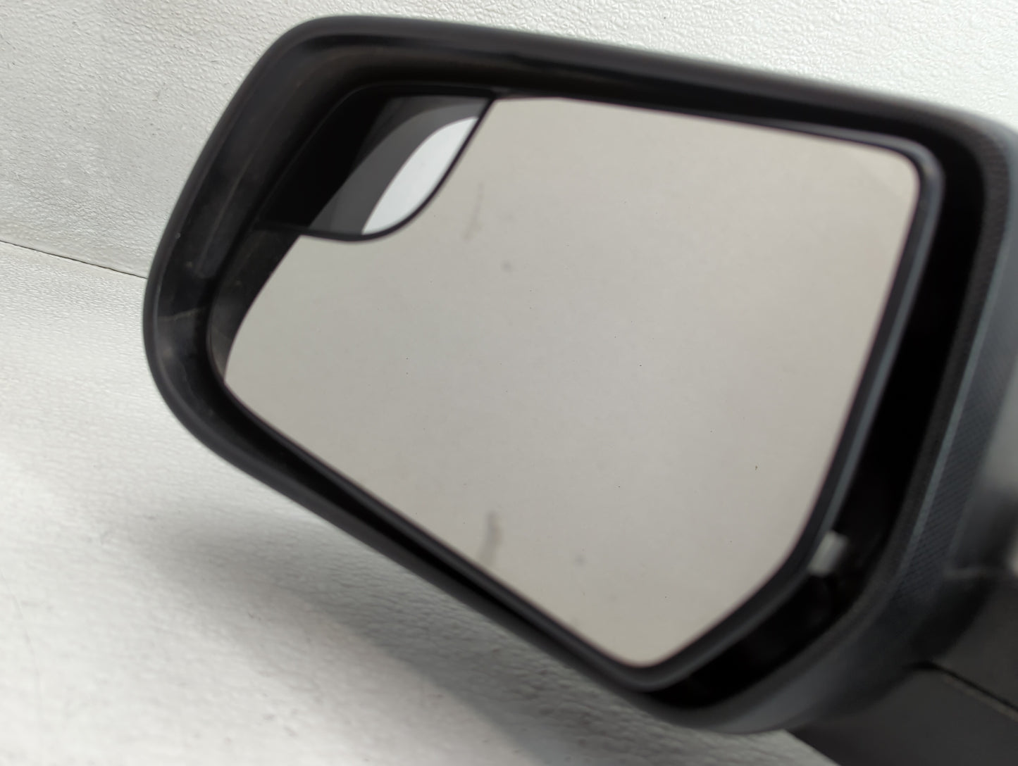 2012-2014 Chevrolet Equinox Driver Side View Mirror - Left Door Mirror OEM Used - Oemusedautoparts1.com