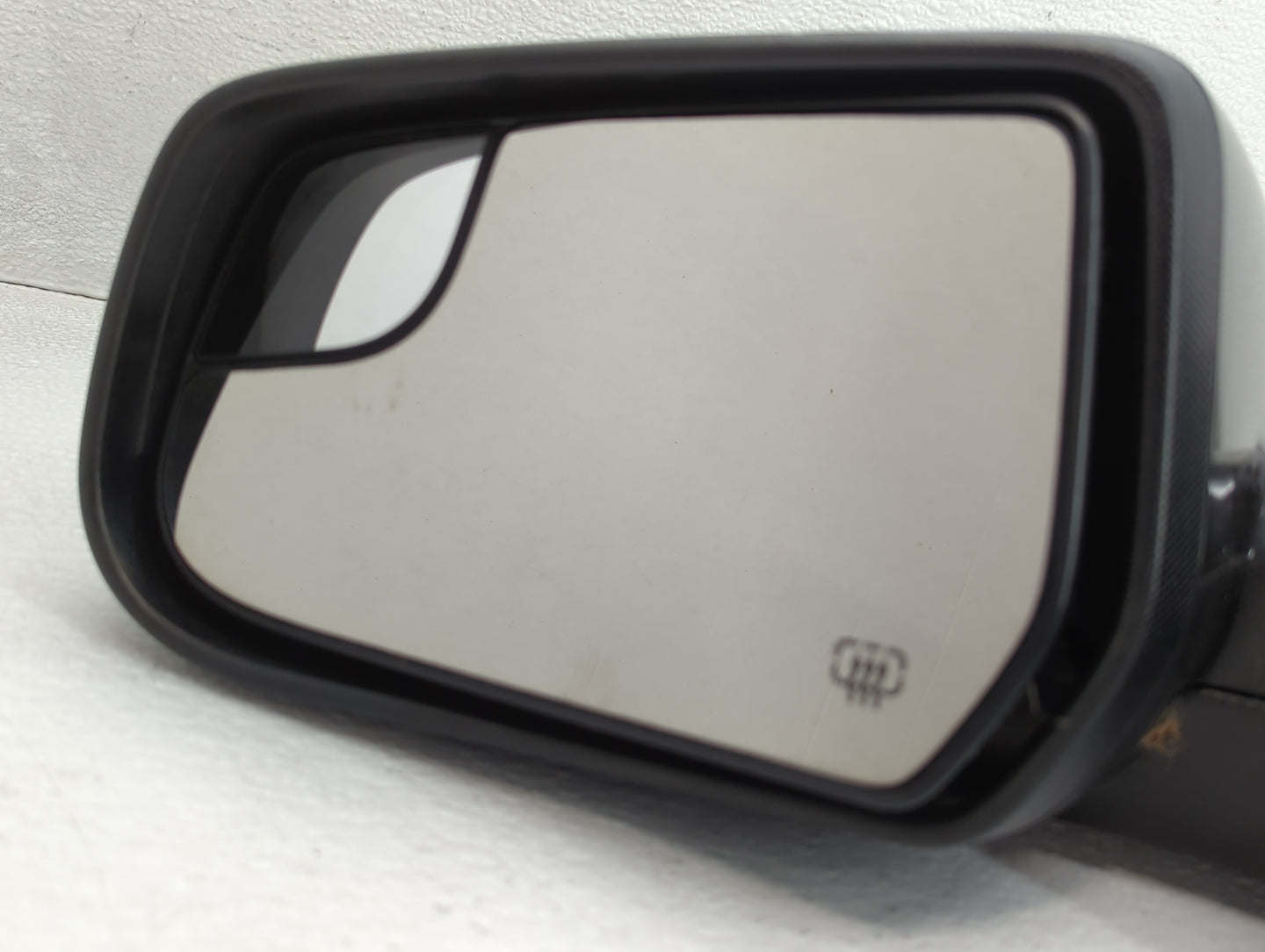 2011-2014 Chevrolet Equinox Driver Side View Mirror - Left Door Mirror OEM Used - Oemusedautoparts1.com