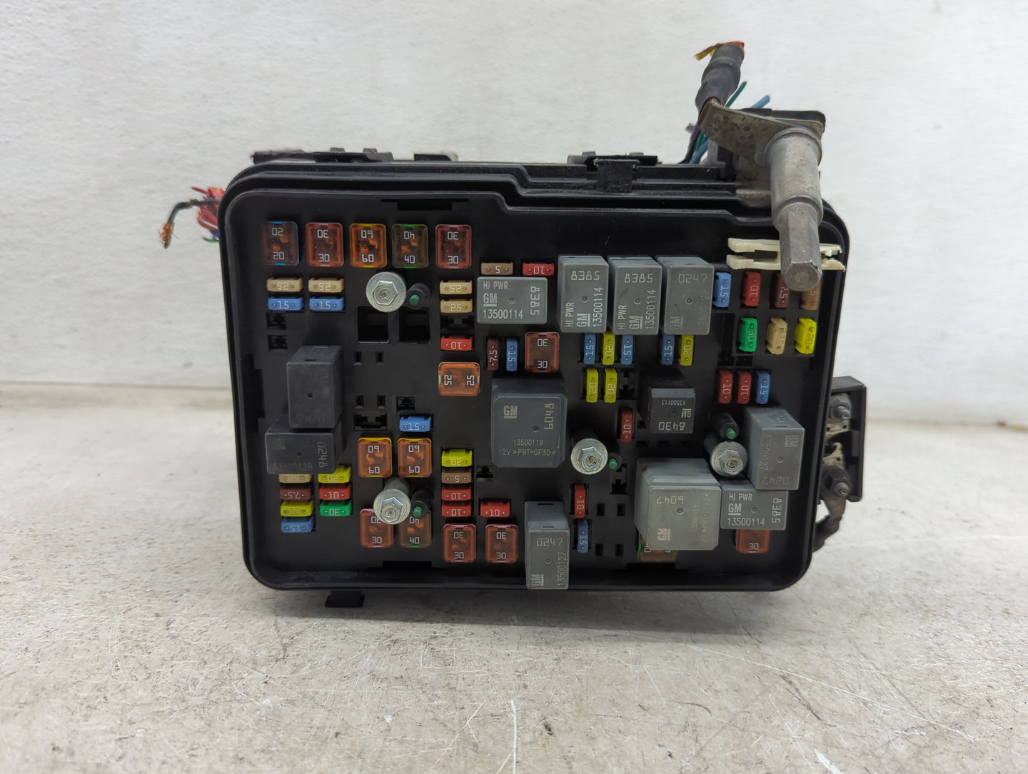 2013-2016 Chevrolet Equinox Fusebox Fuse Box Panel Relay Module Fits Fits 2013 2014 2015 2016 OEM Used Auto Parts - Oemuseda
