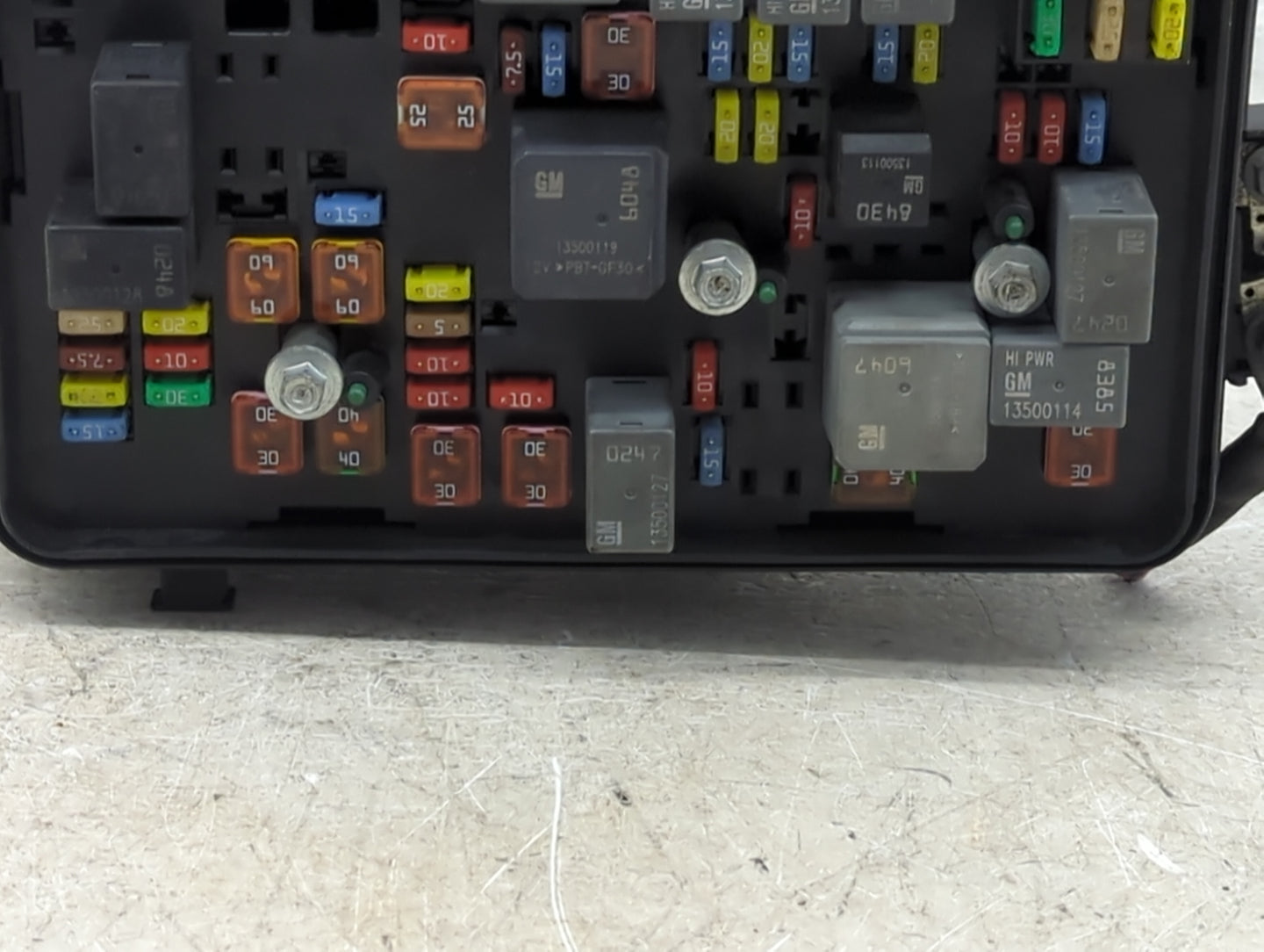 2013-2016 Chevrolet Equinox Fusebox Fuse Box Panel Relay Module Fits Fits 2013 2014 2015 2016 OEM Used Auto Parts - Oemuseda