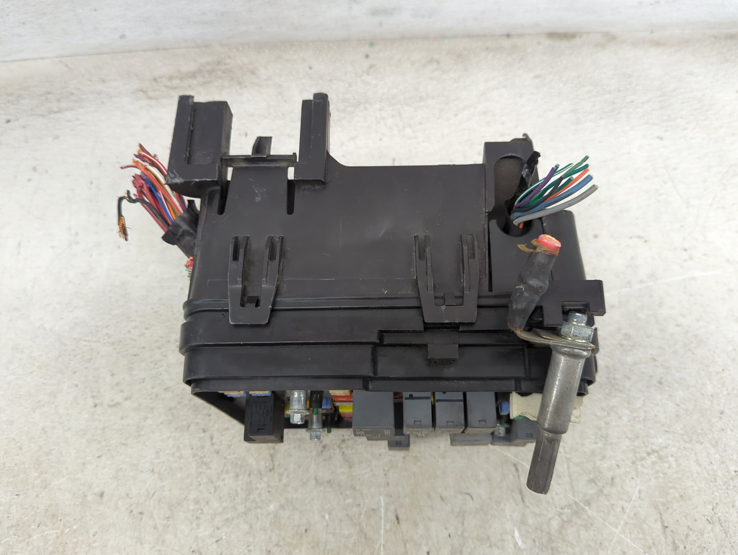 2013-2016 Chevrolet Equinox Fusebox Fuse Box Panel Relay Module Fits Fits 2013 2014 2015 2016 OEM Used Auto Parts - Oemuseda