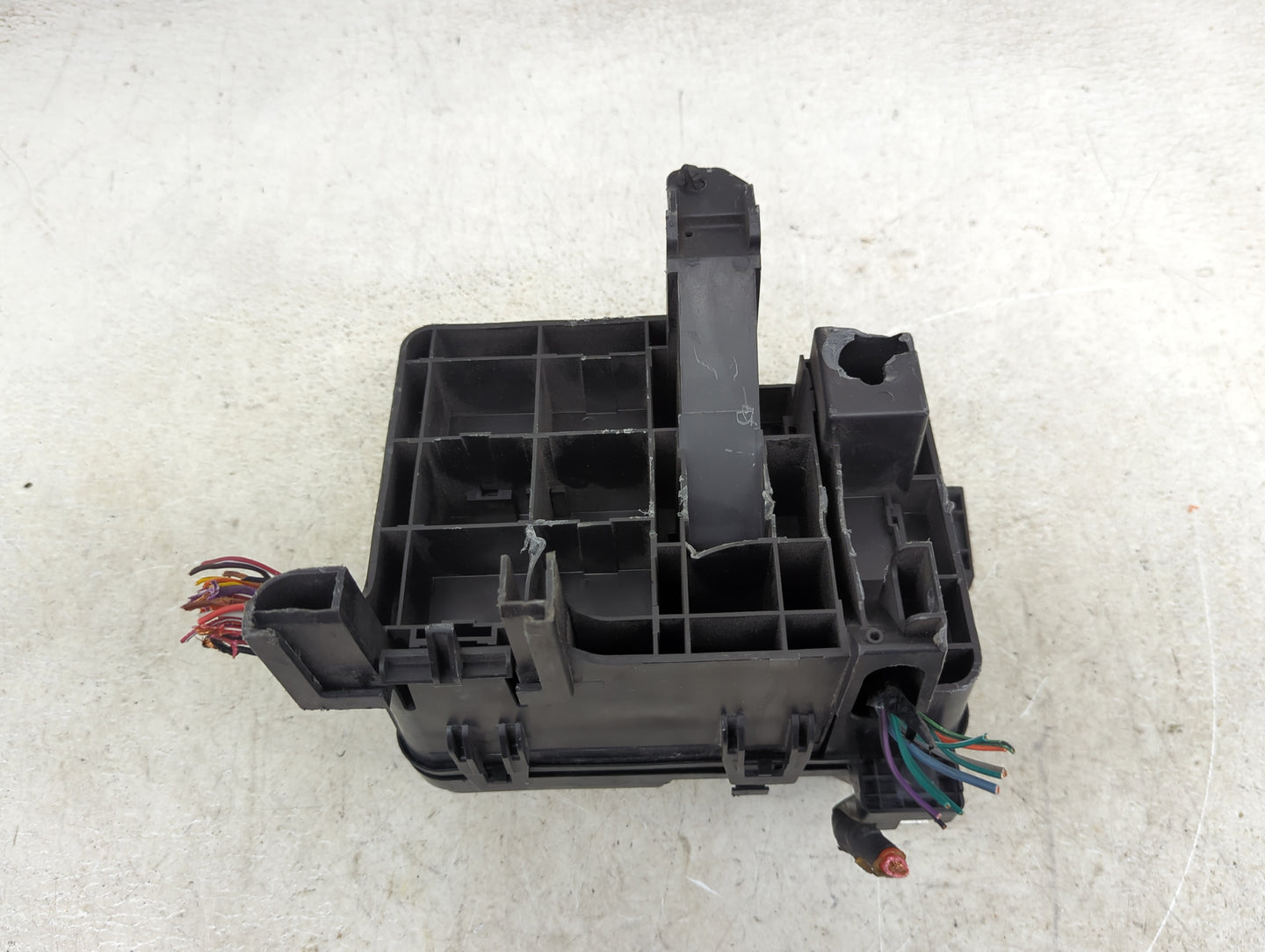 2013-2016 Chevrolet Equinox Fusebox Fuse Box Panel Relay Module Fits Fits 2013 2014 2015 2016 OEM Used Auto Parts - Oemuseda
