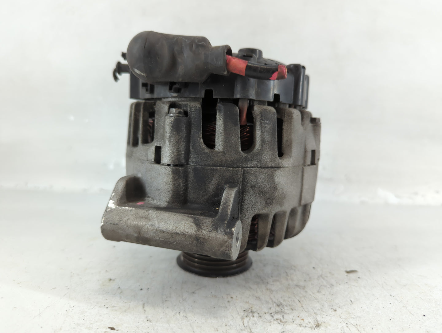 2010-2017 Chevrolet Equinox Alternator Replacement Generator Charging Assembly Engine OEM P/N:13588328 Fits OEM Used Auto Pa