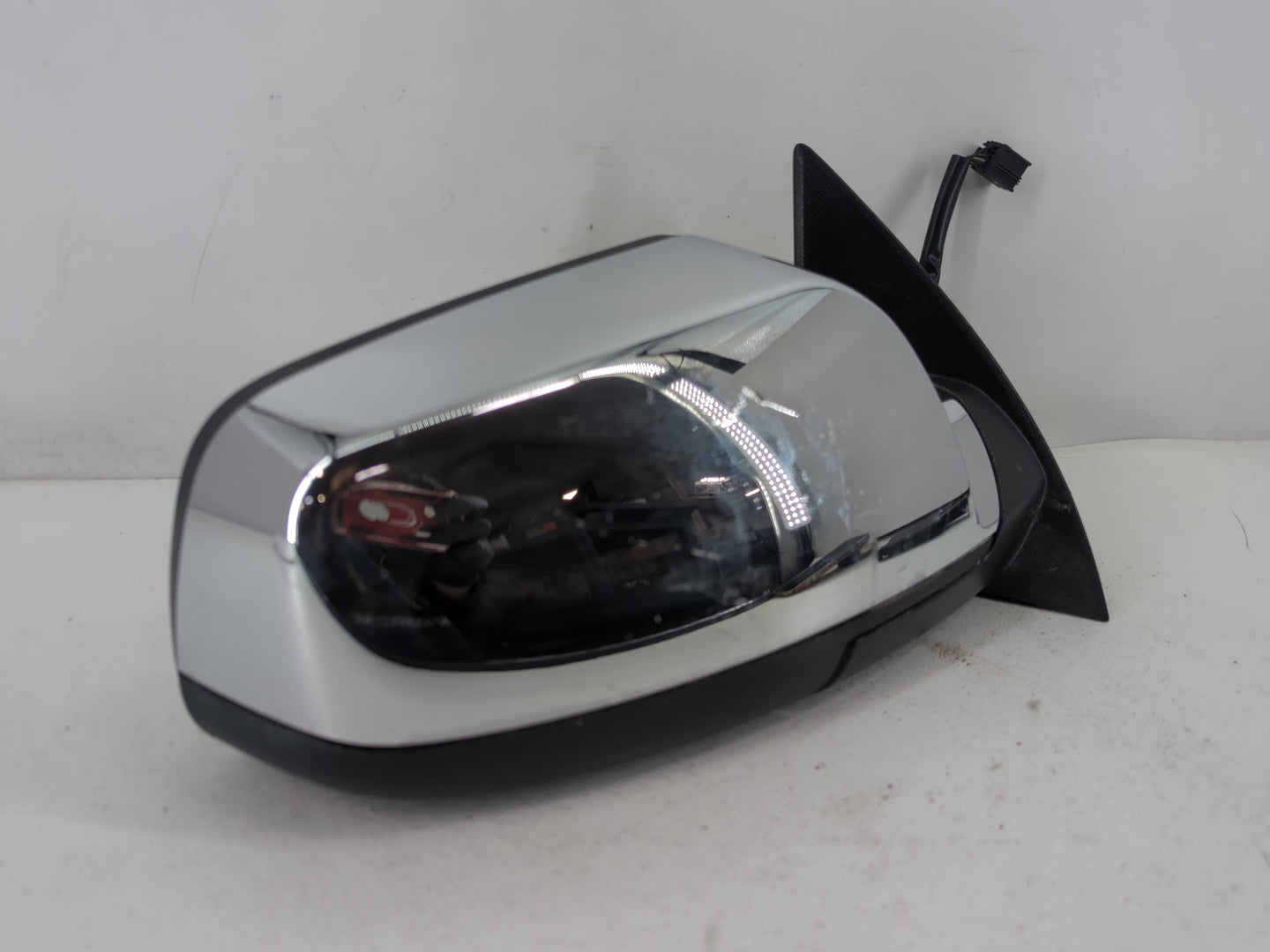 2011-2013 Chevrolet Equinox Passenger Side View Mirror - Right Door Mirror OEM Used - Oemusedautoparts1.com