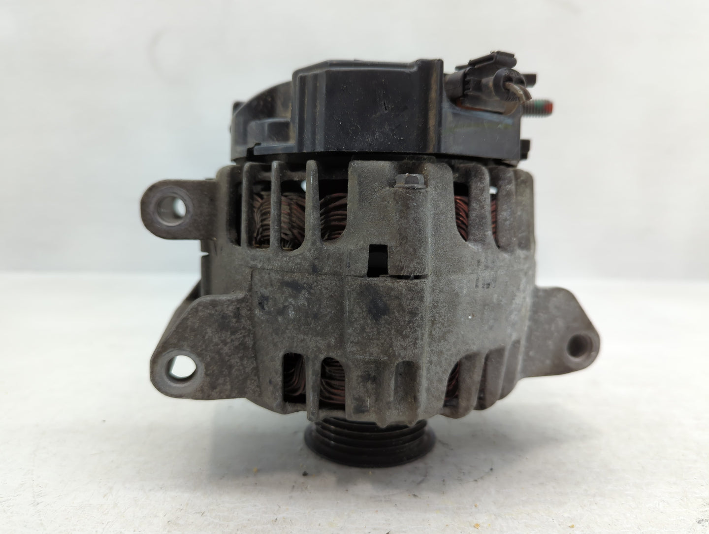2010-2017 Chevrolet Equinox Alternator Replacement Generator Charging Assembly Engine OEM P/N:13500315 Fits OEM Used Auto Pa
