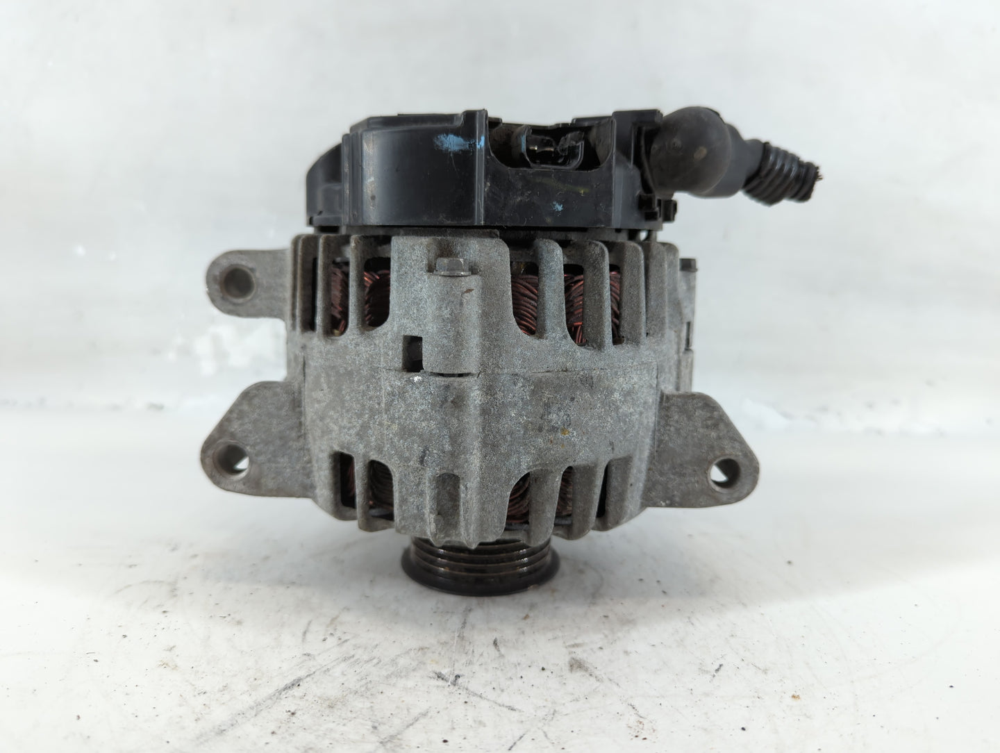 2010-2017 Chevrolet Equinox Alternator Replacement Generator Charging Assembly Engine OEM P/N:13588328 Fits OEM Used Auto Pa