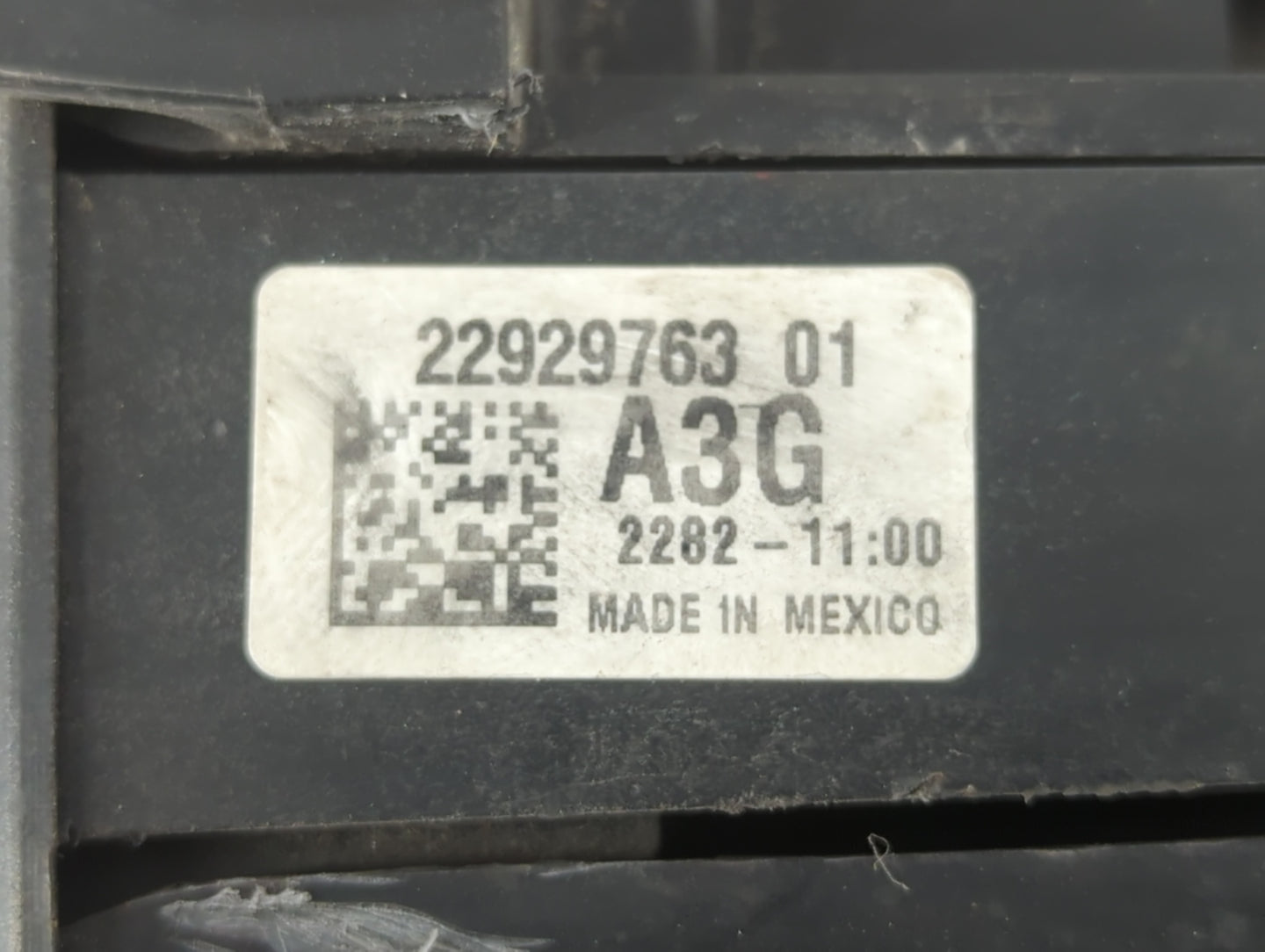 2013-2016 Chevrolet Equinox Fusebox Fuse Box Panel Relay Module P/N:22929763_01 Fits Fits 2013 2014 2015 2016 OEM Used Auto 