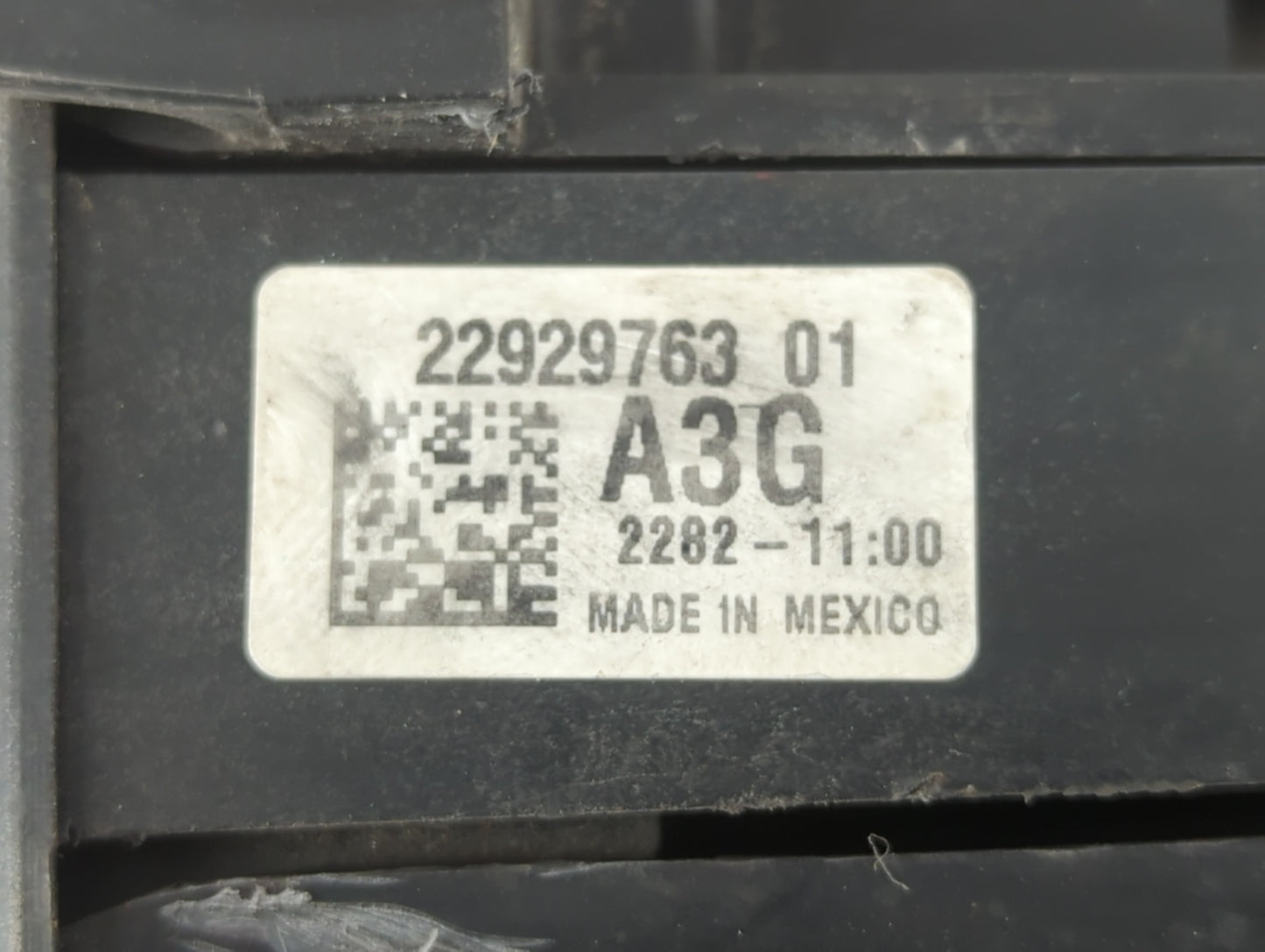 2013-2016 Chevrolet Equinox Fusebox Fuse Box Panel Relay Module P/N:22929763_01 Fits Fits 2013 2014 2015 2016 OEM Used Auto 