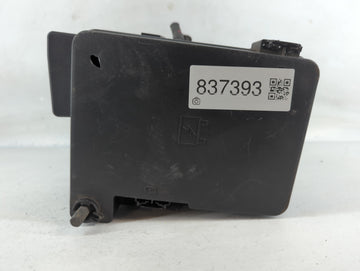 2013-2015 Chevrolet Equinox Fusebox Fuse Box Panel Relay Module P/N:22929762_01 Fits Fits 2013 2014 2015 OEM Used Auto Parts