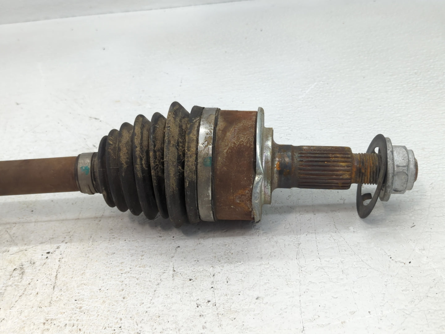 2010-2017 Chevrolet Equinox Axle Shaft Front Passenger Cv C/v - Oemusedautoparts1.com