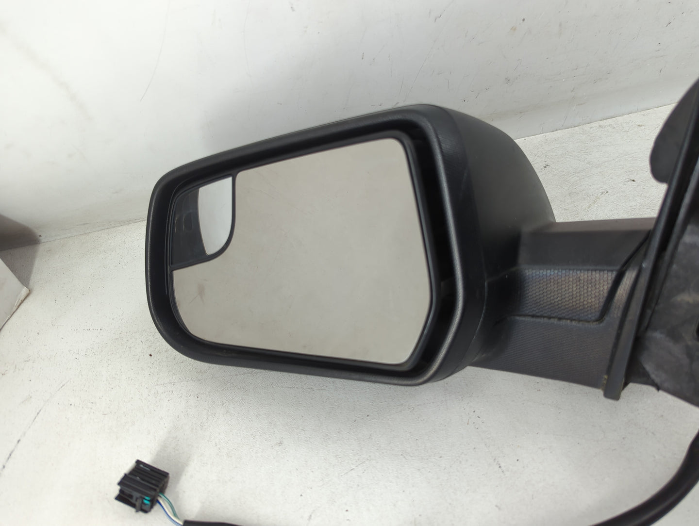 2012-2014 Chevrolet Equinox Driver Left Side View Manual Door Mirror - Oemusedautoparts1.com