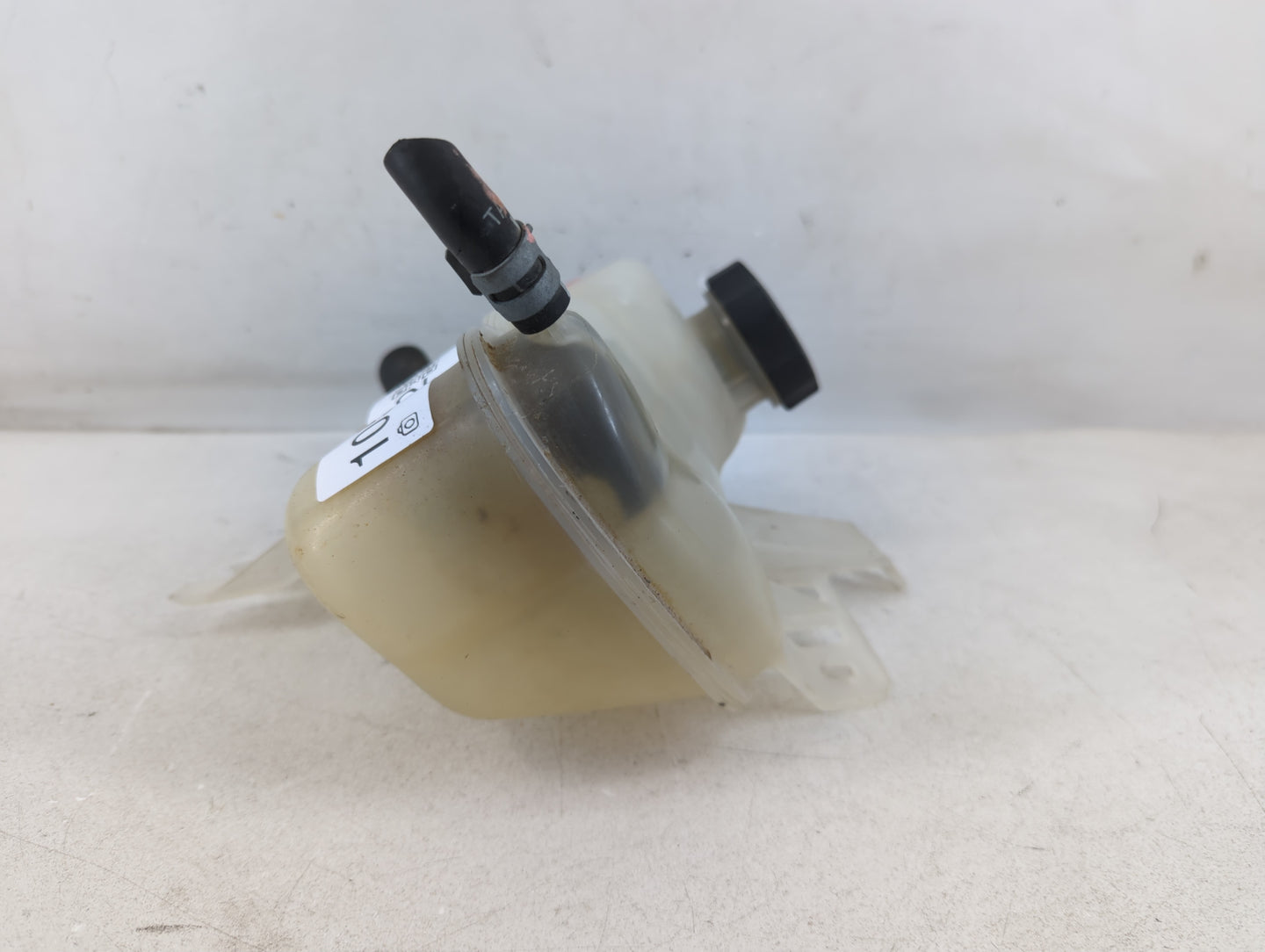 2006-2016 Chevrolet Impala Windshield Washer Fluid Reservoir Bottle Oem - Oemusedautoparts1.com