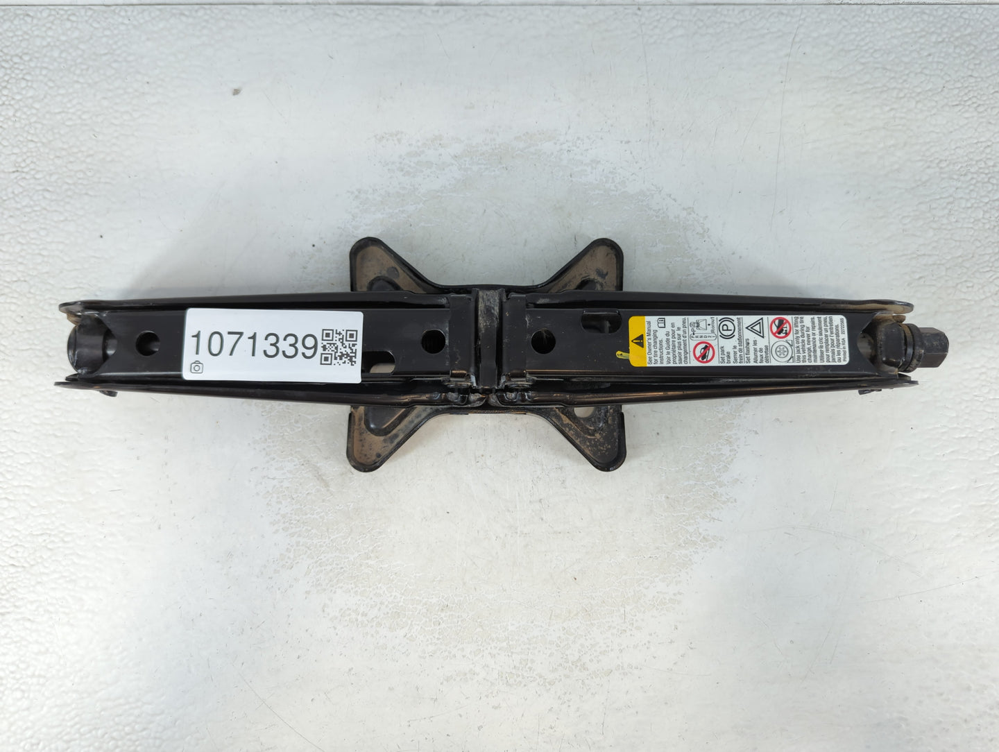 2013 Chevrolet Impala Spare Scissor Car Jack - Oemusedautoparts1.com