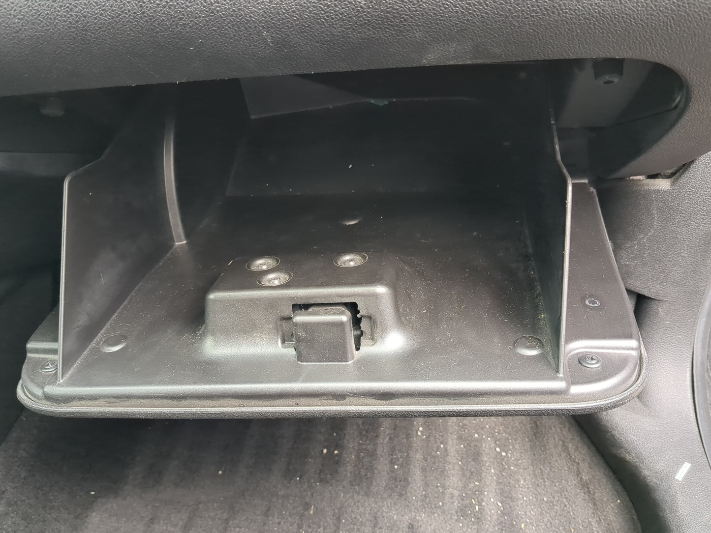 2013 Chevrolet Impala Passenger Glove Box Door Storage Compartment - Oemusedautoparts1.com