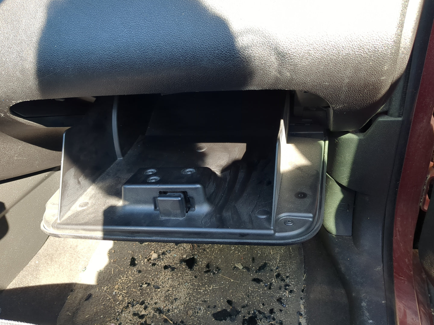 2013 Chevrolet Impala Passenger Glove Box Door Storage Compartment - Oemusedautoparts1.com