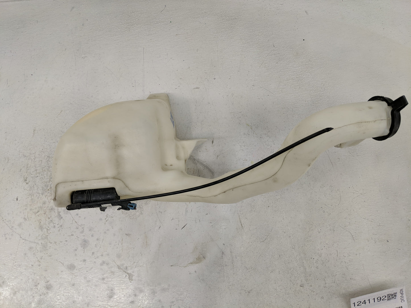 2006-2016 Chevrolet Impala Windshield Washer Fluid Reservoir Bottle Oem - Oemusedautoparts1.com