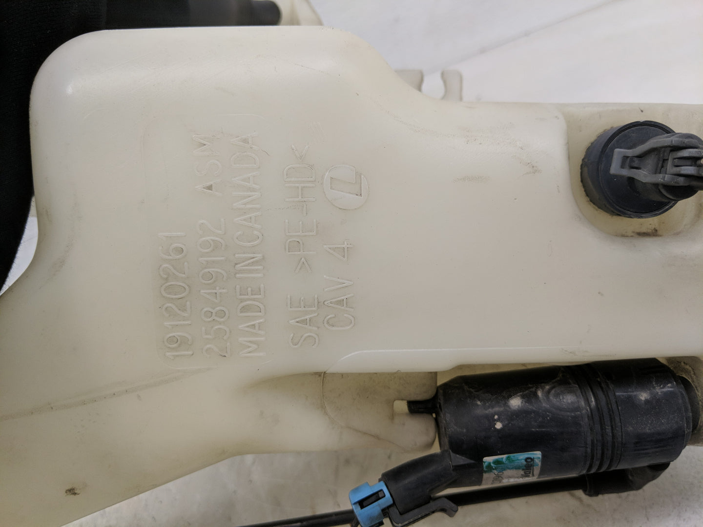 2006-2016 Chevrolet Impala Windshield Washer Fluid Reservoir Bottle Oem - Oemusedautoparts1.com