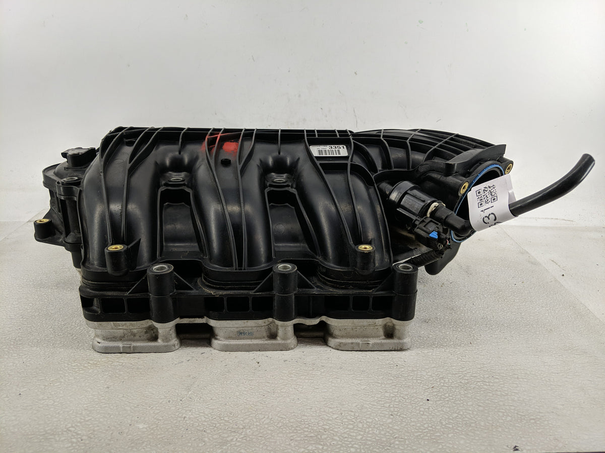 2012-2016 Chevrolet Impala Air Intake Manifold P/N:12633351 12650121 Fits Fits 2012 2013 2014 2015 2016 OEM Used Auto Parts 