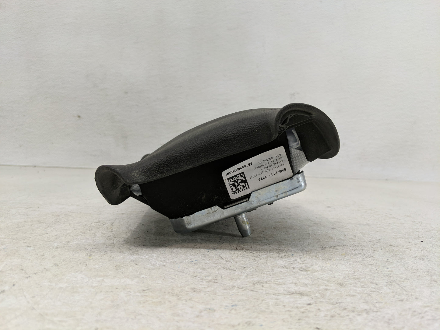 2006-2016 Chevrolet Impala Air Bag Driver Left Steering Wheel Mounted Fits OEM Used Auto Parts - Oemusedautoparts1.com
