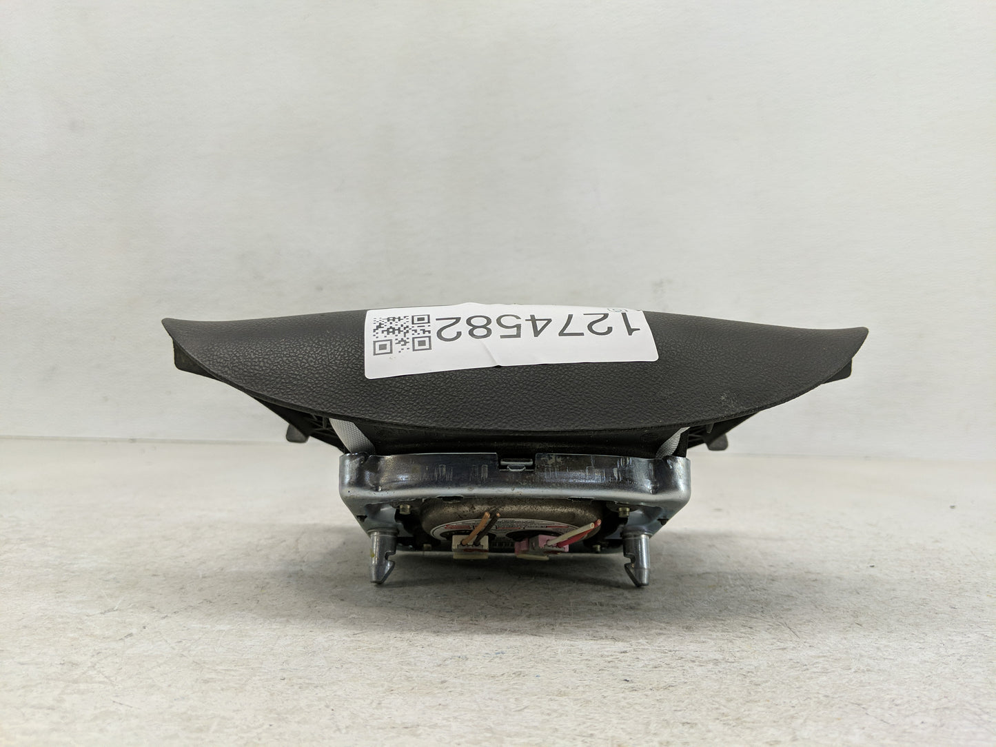 2006-2016 Chevrolet Impala Air Bag Driver Left Steering Wheel Mounted Fits OEM Used Auto Parts - Oemusedautoparts1.com