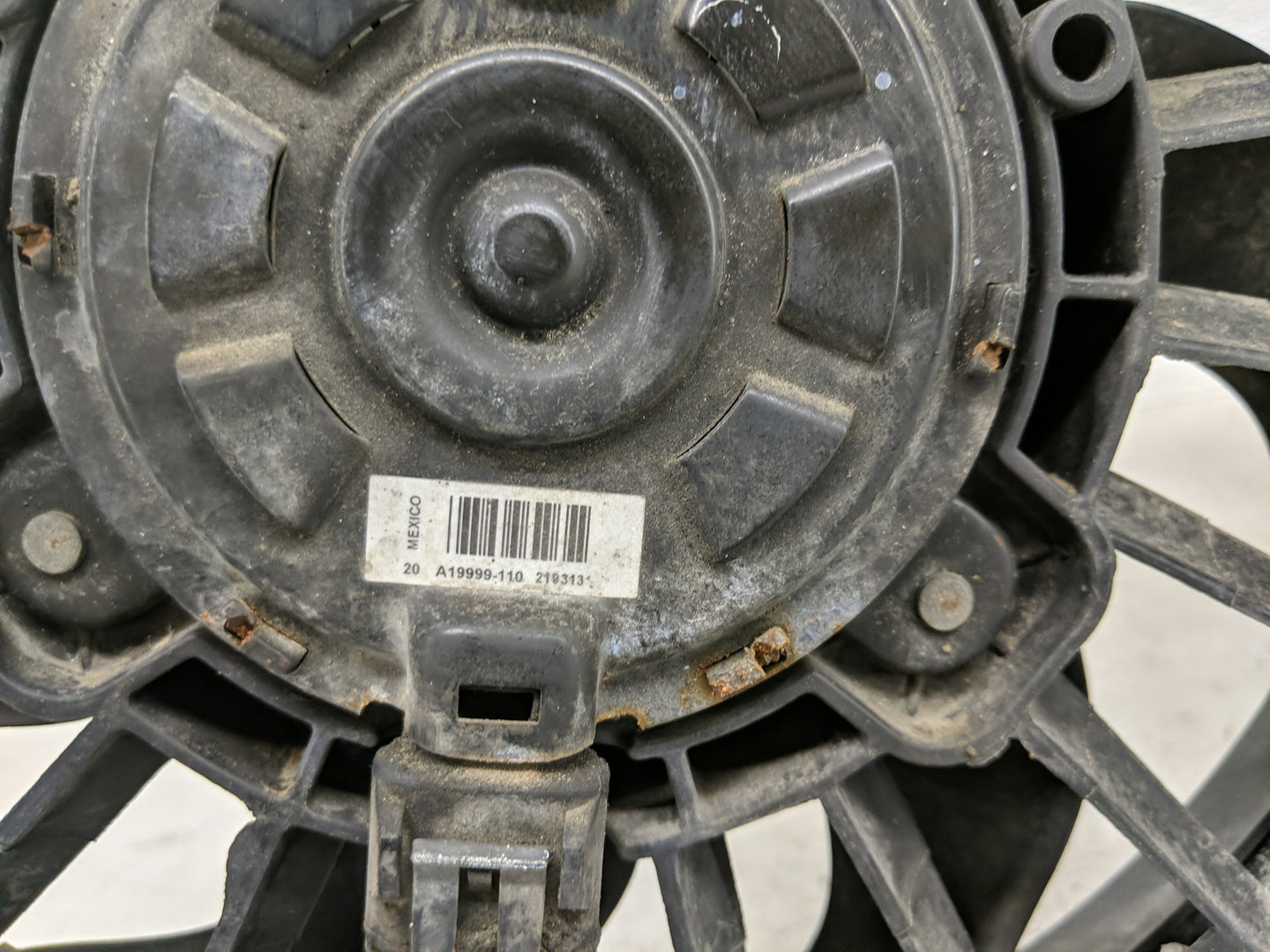 2006-2016 Chevrolet Impala Electric Radiator Cooling Fan Motor Assembly Fits OEM Used Auto Parts - Oemusedautoparts1.com
