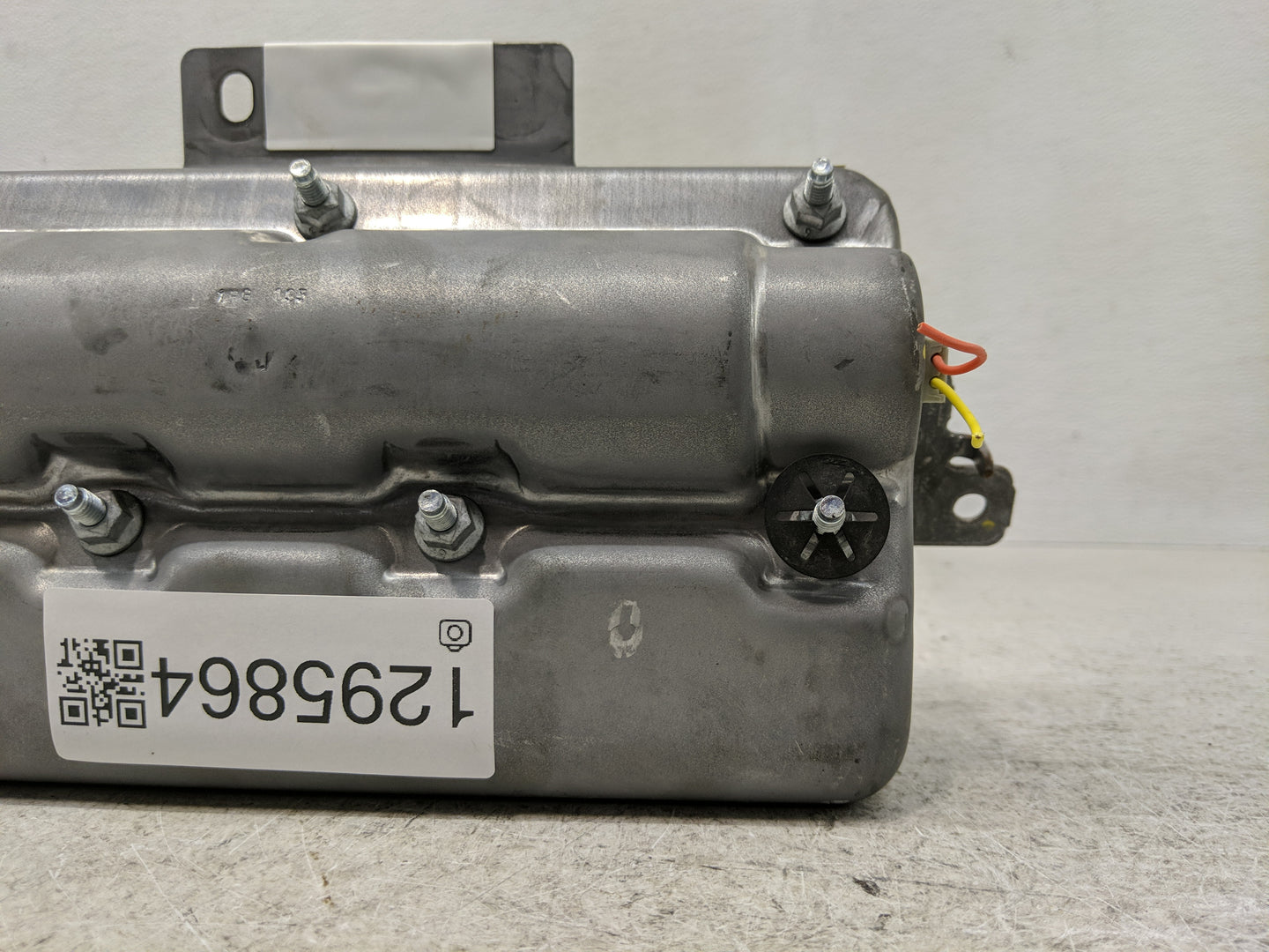 2006-2016 Chevrolet Impala Air Bag Passenger Right Dashboard OEM P/N:30312430 AL953496304F2318 Fits OEM Used Auto Parts - Oe
