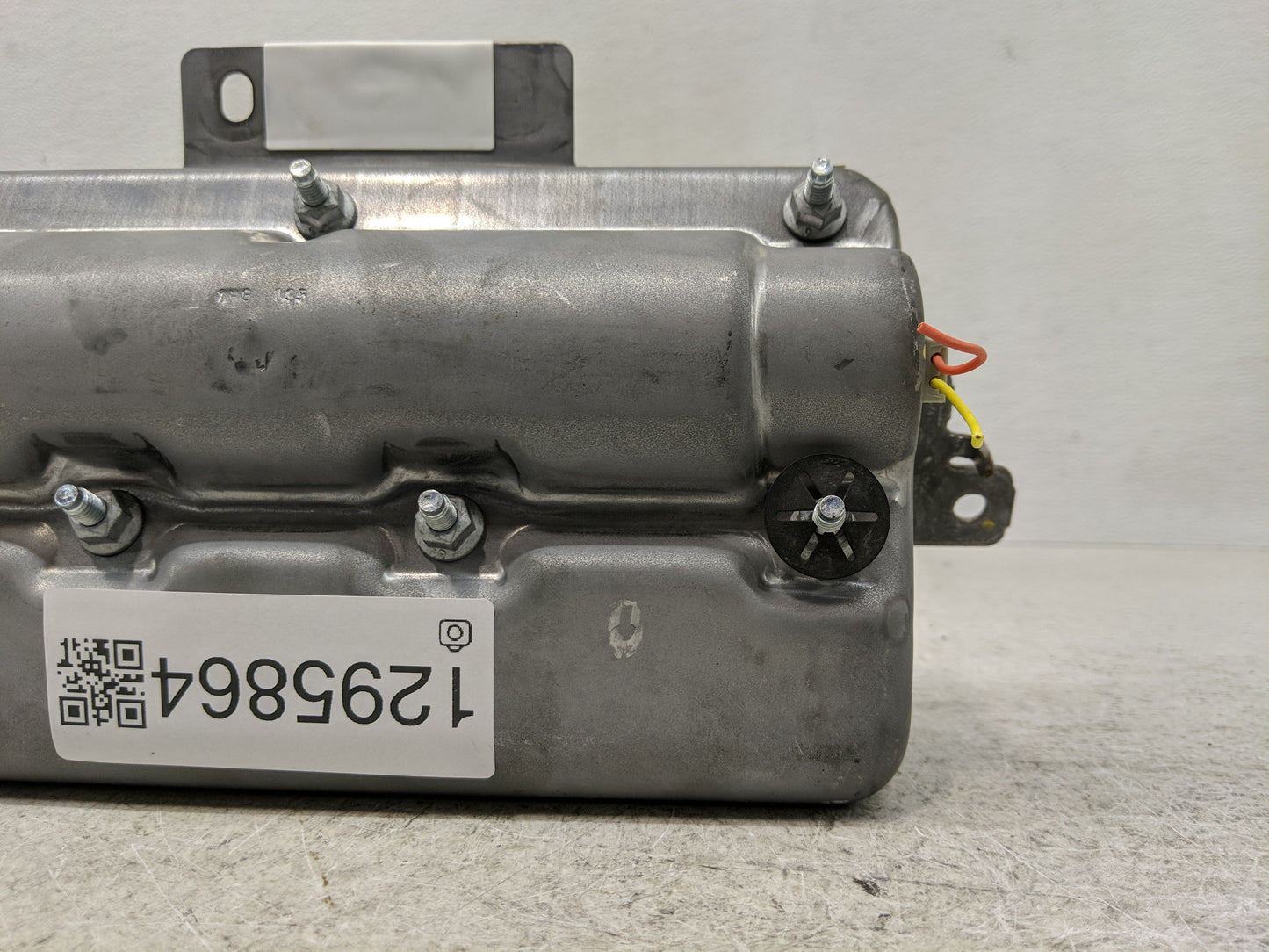 2006-2016 Chevrolet Impala Air Bag Passenger Right Dashboard OEM P/N:30312430 AL953496304F2318 Fits OEM Used Auto Parts - Oe
