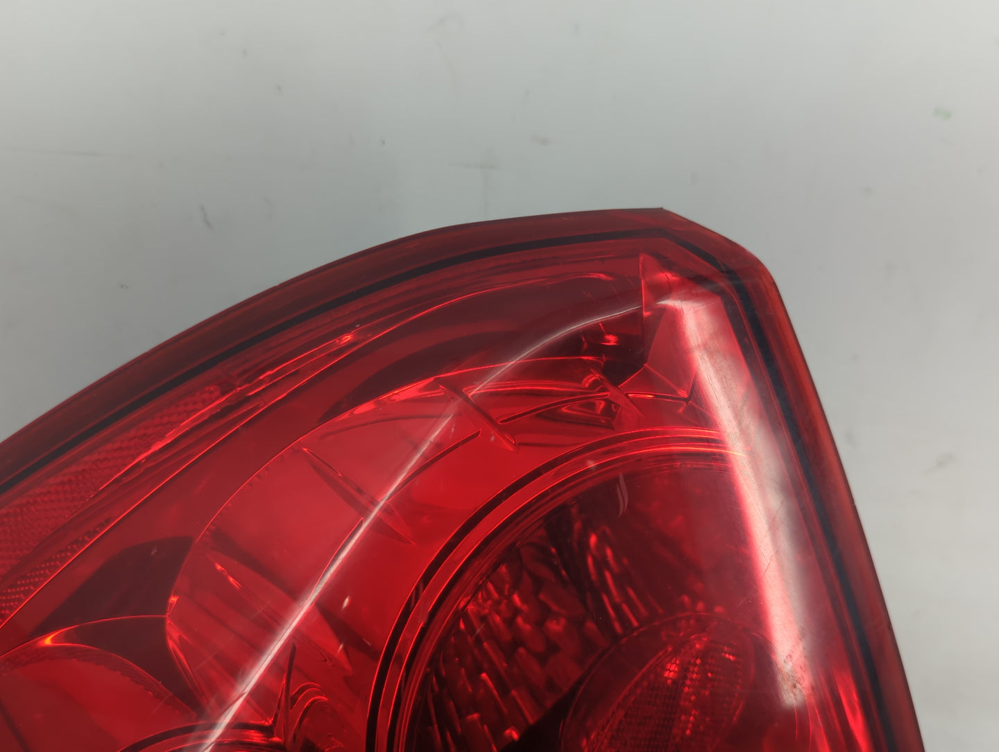 2006-2016 Chevrolet Impala Tail Light Assembly Driver Left OEM P/N:320087 Fits OEM Used Auto Parts - Oemusedautoparts1.com
