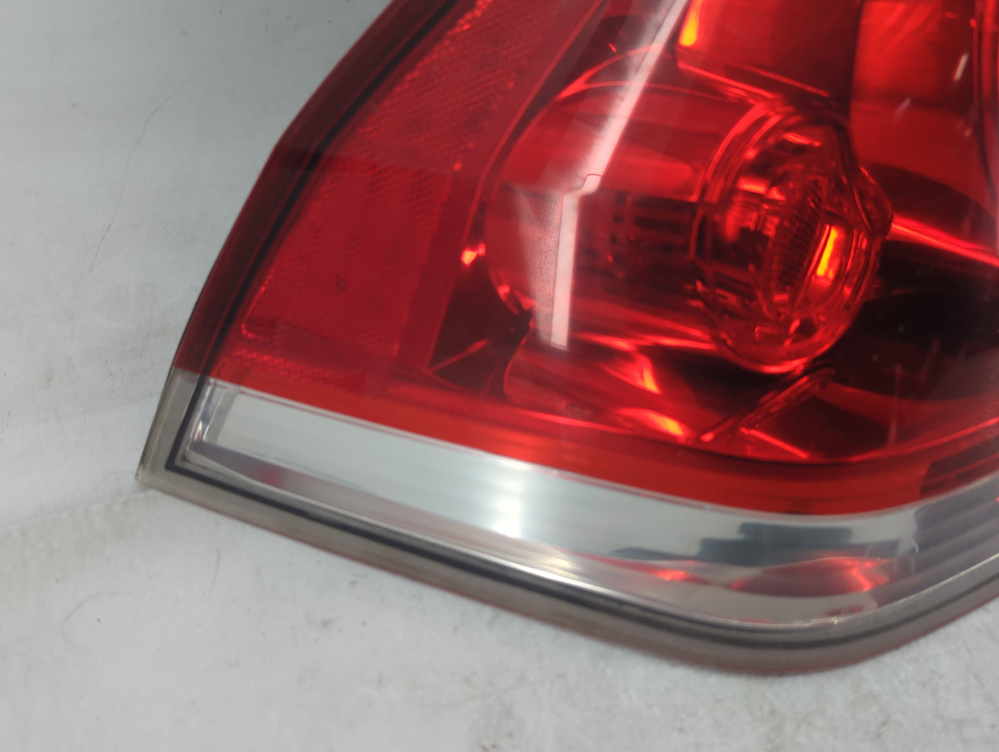 2006-2016 Chevrolet Impala Tail Light Assembly Driver Left OEM P/N:320087 Fits OEM Used Auto Parts - Oemusedautoparts1.com