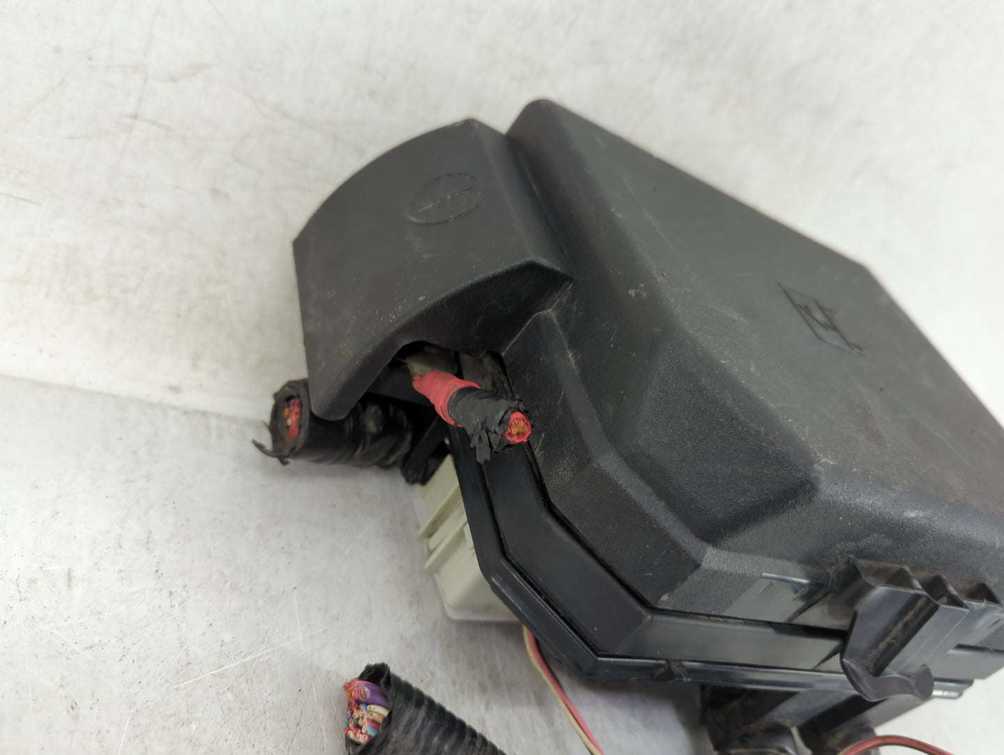 2012-2016 Chevrolet Impala Fusebox Fuse Box Panel Relay Module Fits Fits 2012 2013 2014 2015 2016 OEM Used Auto Parts - Oemu