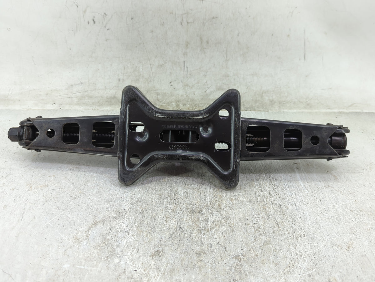 2013 Chevrolet Impala Spare Scissor Car Jack 1429224 - Oemusedautoparts1.com