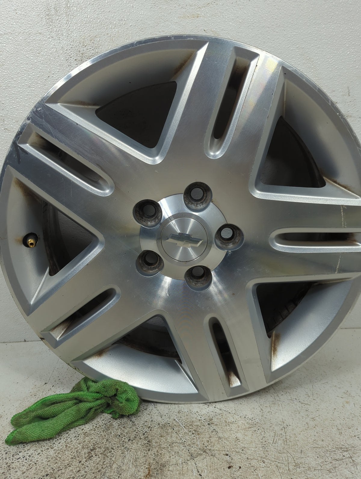 2006-2016 Chevrolet Impala Oem Wheel Rim 5043237 - Oemusedautoparts1.com