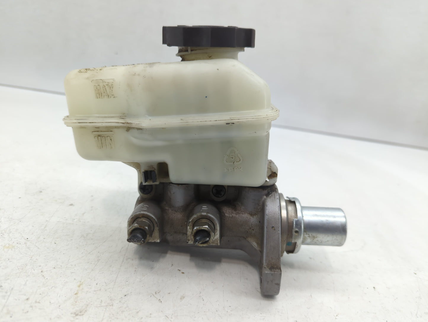 2009-2016 Chevrolet Impala Brake Master Cylinder - Oemusedautoparts1.com