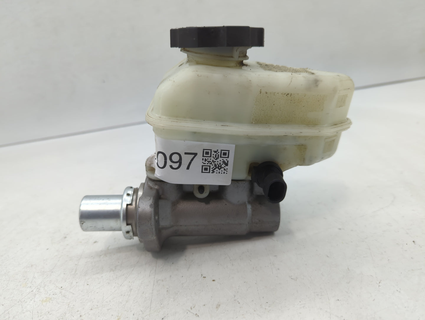 2009-2016 Chevrolet Impala Brake Master Cylinder - Oemusedautoparts1.com
