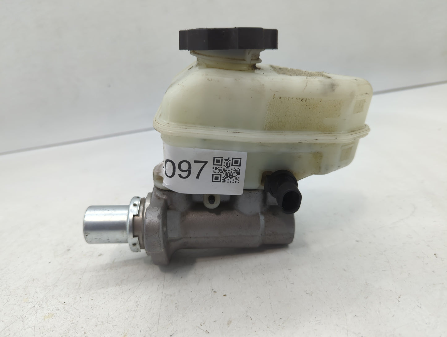 2009-2016 Chevrolet Impala Brake Master Cylinder - Oemusedautoparts1.com