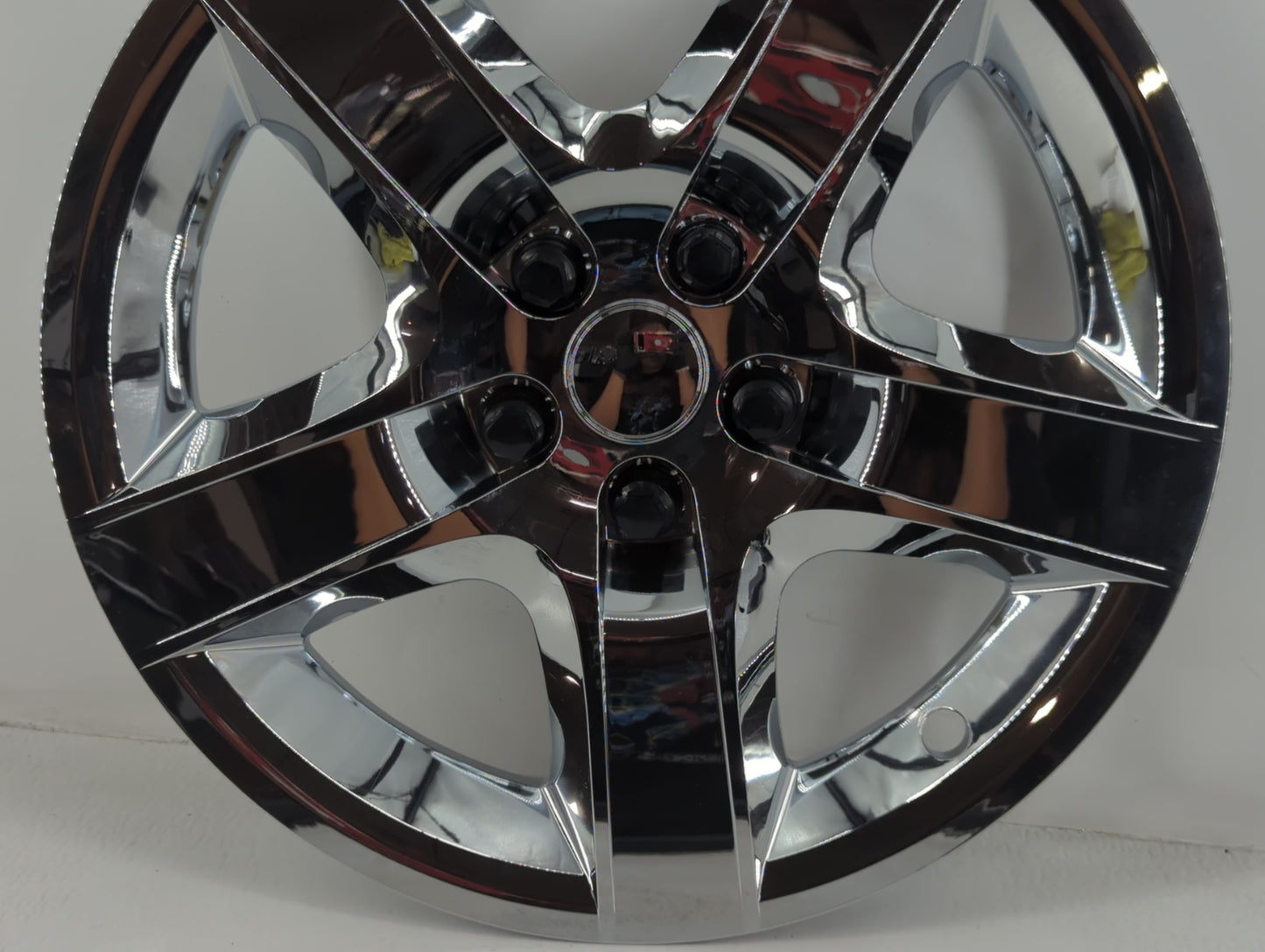 2013 Chevrolet Impala CENTER WHEEL COVER HUB CAP - Oemusedautoparts1.com