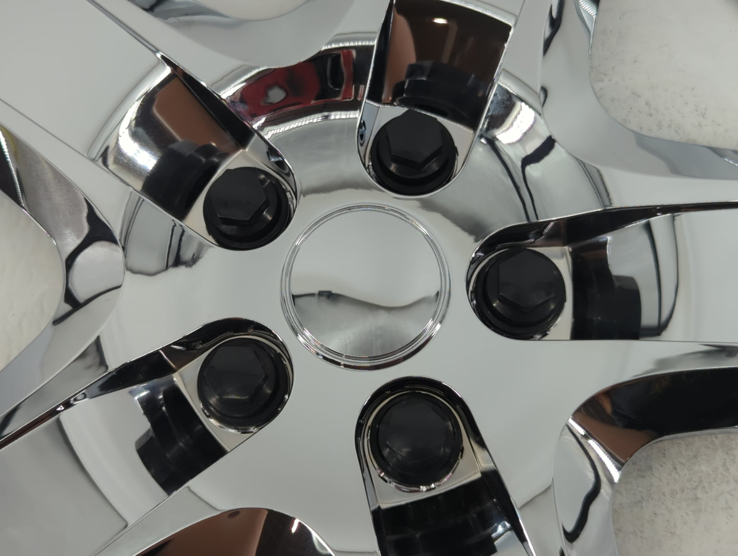 2013 Chevrolet Impala CENTER WHEEL COVER HUB CAP - Oemusedautoparts1.com