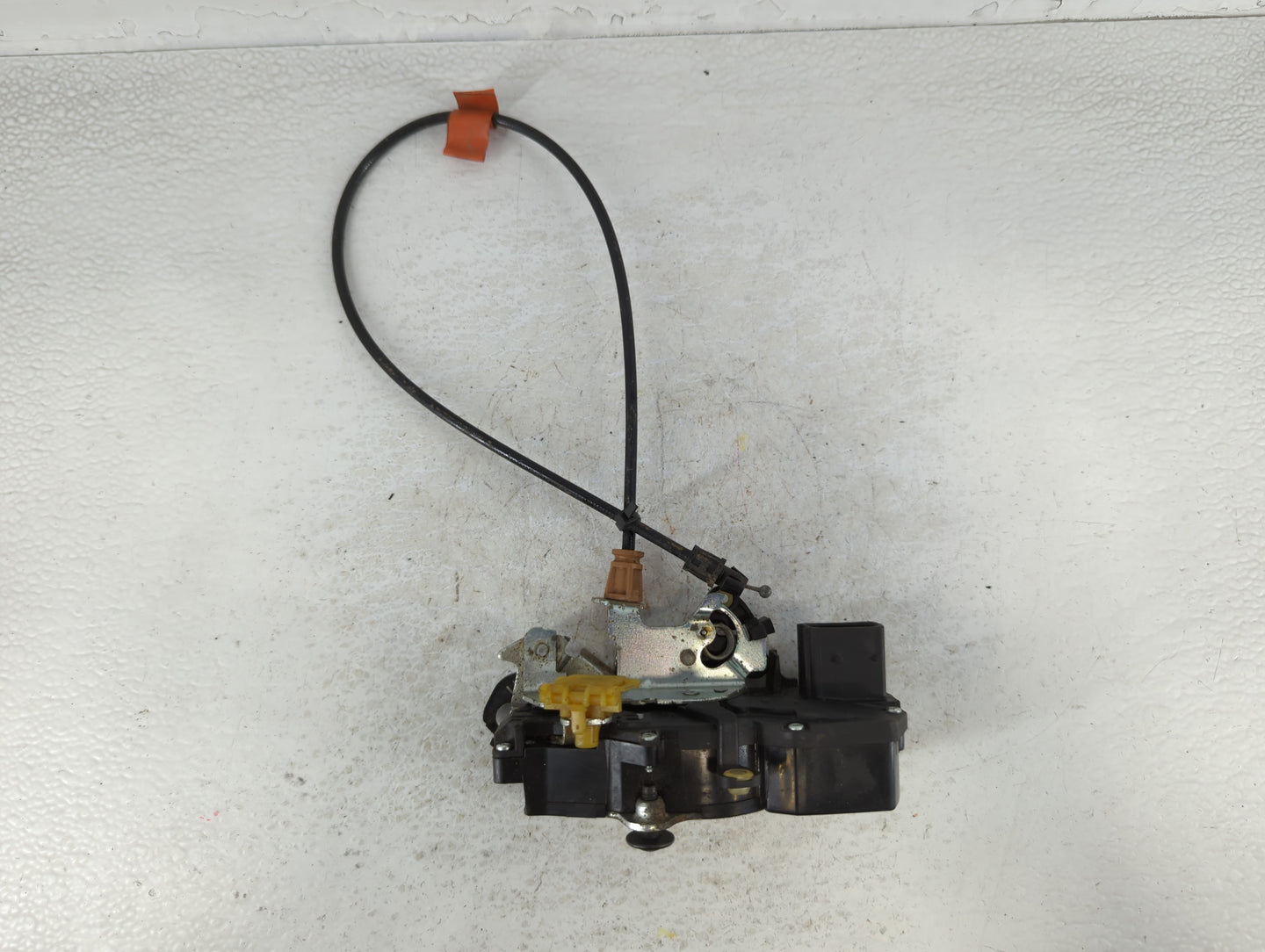 2013 Chevrolet Impala Front Door Latch - Oemusedautoparts1.com